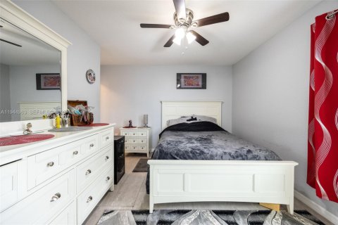 House in Moore Haven, Florida 2 bedrooms, 90.58 sq.m. № 2001133 - photo 18