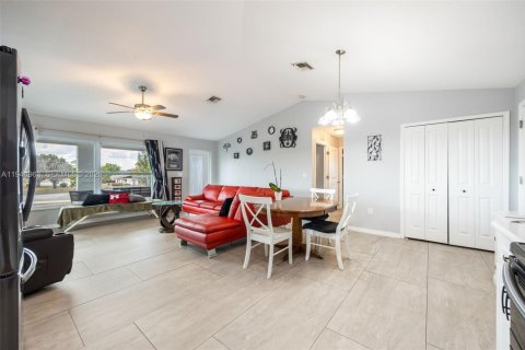 House in Moore Haven, Florida 2 bedrooms, 90.58 sq.m. № 2001133 - photo 16