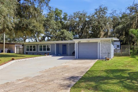 House in Titusville, Florida 3 bedrooms, 121.33 sq.m. № 2429509 - photo 2