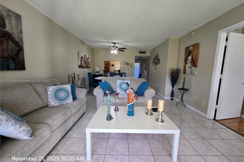 Copropriété à louer à Coconut Creek, Floride: 2 chambres, 90.12 m2 № 1975854 - photo 10