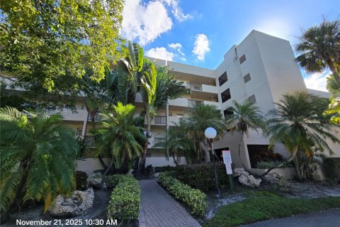 Copropriété à louer à Coconut Creek, Floride: 2 chambres, 90.12 m2 № 1975854 - photo 1