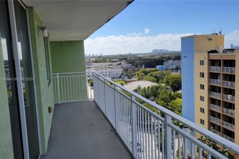 Copropriété à vendre à Miami, Floride: 2 chambres, 74.14 m2 № 1933781 - photo 1