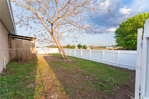 House in LaBelle, Florida 3 bedrooms № 1984297 - photo 24
