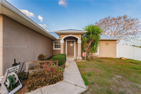 House in LaBelle, Florida 3 bedrooms № 1984297 - photo 6