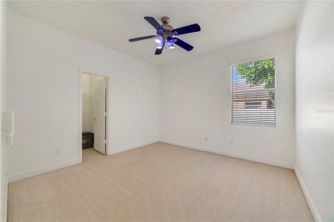 Casa en venta en Kissimmee, Florida, 5 dormitorios, 267.37 m2 № 1721072 - foto 27