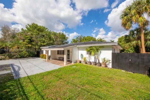 Villa ou maison à vendre à Miami, Floride: 4 chambres, 191.94 m2 № 2089640 - photo 4