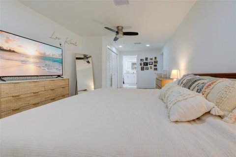 Villa ou maison à vendre à Miami, Floride: 4 chambres, 191.94 m2 № 2089640 - photo 28