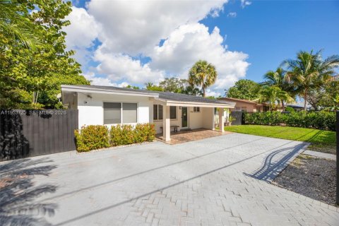Villa ou maison à vendre à Miami, Floride: 4 chambres, 191.94 m2 № 2089640 - photo 5
