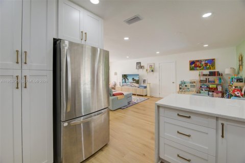 Villa ou maison à vendre à Miami, Floride: 4 chambres, 191.94 m2 № 2089640 - photo 20