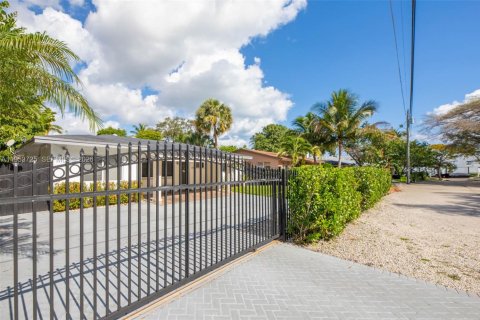 Villa ou maison à vendre à Miami, Floride: 4 chambres, 191.94 m2 № 2089640 - photo 7
