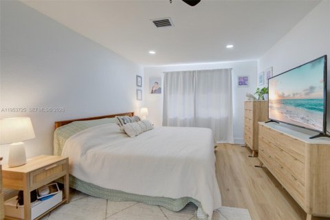 Villa ou maison à vendre à Miami, Floride: 4 chambres, 191.94 m2 № 2089640 - photo 27