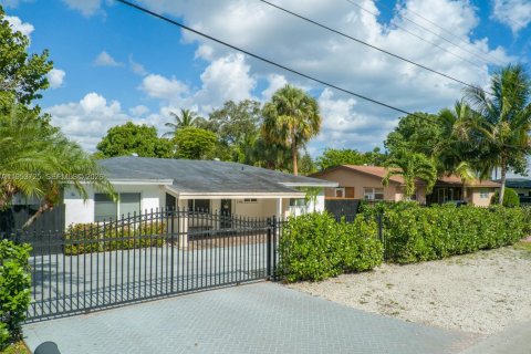 Villa ou maison à vendre à Miami, Floride: 4 chambres, 191.94 m2 № 2089640 - photo 8