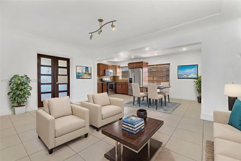 Купить виллу или дом в Майами, Флорида 3 спальни, 103.4м2, № 2005362 - фото 7