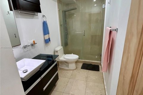 Copropriété à vendre à Miami Beach, Floride: 2 chambres, 91.04 m2 № 2088891 - photo 27
