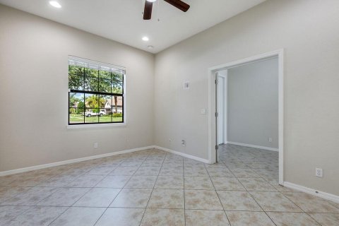 Villa ou maison à louer à Wellington, Floride: 4 chambres, 302.3 m2 № 2078598 - photo 9