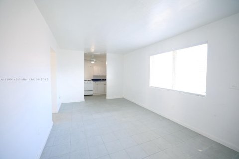 House in Miami, Florida 2 bedrooms, 74.32 sq.m. № 1952674 - photo 5
