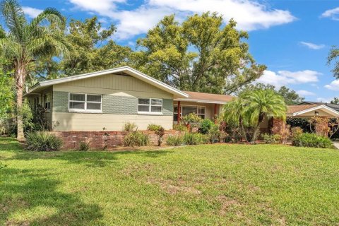 House in Lakeland, Florida 4 bedrooms, 248.7 sq.m. № 1783123 - photo 11