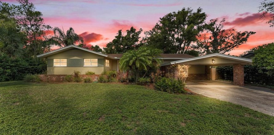 House in Lakeland, Florida 4 bedrooms, 248.7 sq.m. № 1783123