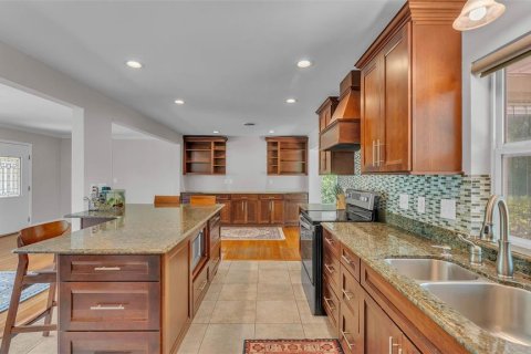 House in Lakeland, Florida 4 bedrooms, 248.7 sq.m. № 1783123 - photo 24