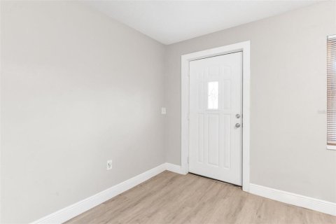 House in Leesburg, Florida 3 bedrooms, 88.26 sq.m. № 2199778 - photo 13