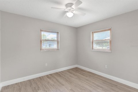 House in Leesburg, Florida 3 bedrooms, 88.26 sq.m. № 2199778 - photo 27