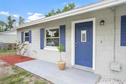 House in Leesburg, Florida 3 bedrooms, 88.26 sq.m. № 2199778 - photo 11