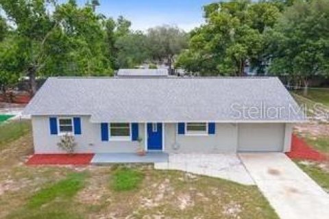 House in Leesburg, Florida 3 bedrooms, 88.26 sq.m. № 2199778