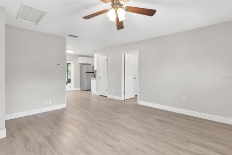 House in Leesburg, Florida 3 bedrooms, 88.26 sq.m. № 2199778 - photo 16