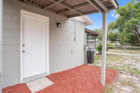 House in Leesburg, Florida 3 bedrooms, 88.26 sq.m. № 2199778 - photo 12