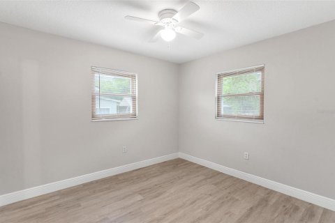 House in Leesburg, Florida 3 bedrooms, 88.26 sq.m. № 2199778 - photo 24