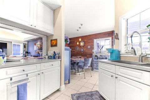 House in Winter Haven, Florida 4 bedrooms, 192.21 sq.m. № 1760638 - photo 18