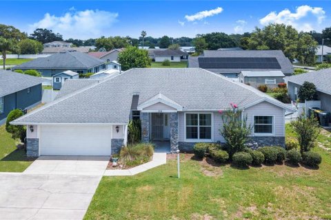 House in Winter Haven, Florida 4 bedrooms, 192.21 sq.m. № 1760638 - photo 1