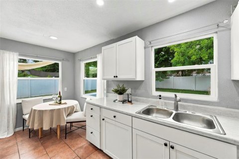 Villa ou maison à vendre à Saint Petersburg, Floride: 3 chambres, 121.89 m2 № 2406730 - photo 13