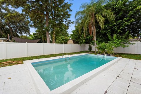Villa ou maison à vendre à Saint Petersburg, Floride: 3 chambres, 121.89 m2 № 2406730 - photo 2