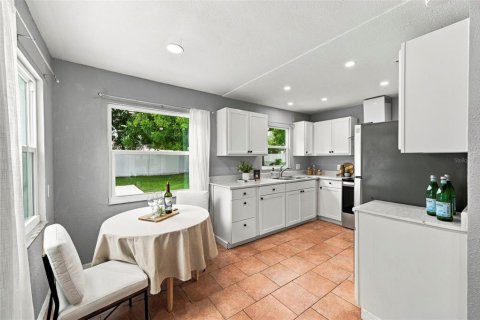 Villa ou maison à vendre à Saint Petersburg, Floride: 3 chambres, 121.89 m2 № 2406730 - photo 10