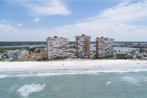 Condominio en alquiler en Redington Shores, Florida, 2 dormitorios, 108.23 m2 № 1683122 - foto 29