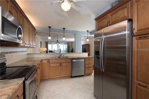 Condominio en alquiler en Redington Shores, Florida, 2 dormitorios, 108.23 m2 № 1683122 - foto 3