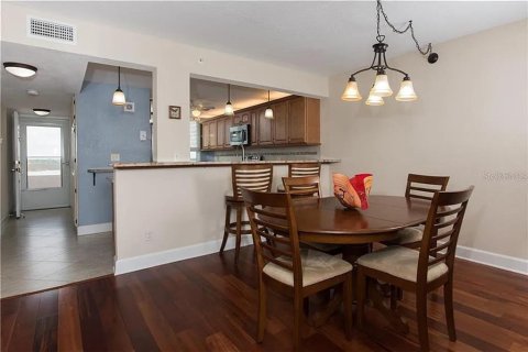 Condominio en alquiler en Redington Shores, Florida, 2 dormitorios, 108.23 m2 № 1683122 - foto 7