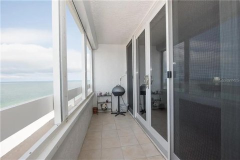 Condominio en alquiler en Redington Shores, Florida, 2 dormitorios, 108.23 m2 № 1683122 - foto 13