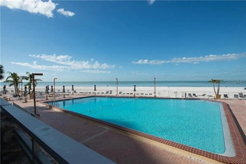 Condominio en alquiler en Redington Shores, Florida, 2 dormitorios, 108.23 m2 № 1683122 - foto 19