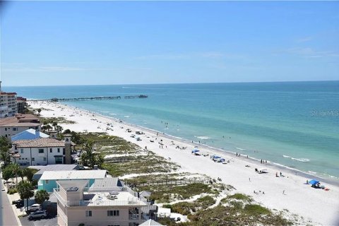 Condominio en alquiler en Redington Shores, Florida, 2 dormitorios, 108.23 m2 № 1683122 - foto 27