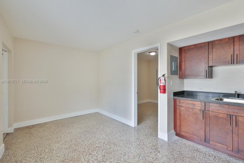 Villa ou maison à louer à Miami, Floride: 1 chambre, 144.09 m2 № 2031451 - photo 3
