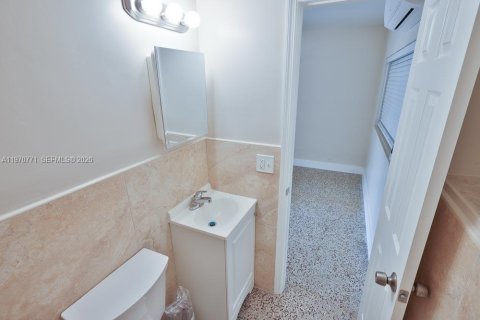 Villa ou maison à louer à Miami, Floride: 1 chambre, 144.09 m2 № 2031451 - photo 11