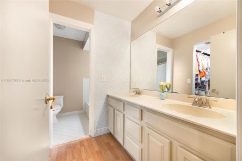 Villa ou maison à vendre à Cutler Bay, Floride: 4 chambres, 195.75 m2 № 2081477 - photo 19