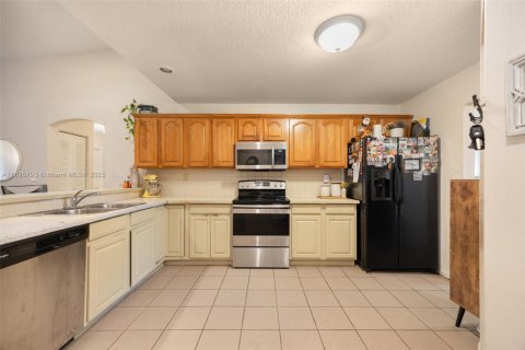 Villa ou maison à vendre à Cutler Bay, Floride: 4 chambres, 195.75 m2 № 2081477 - photo 8