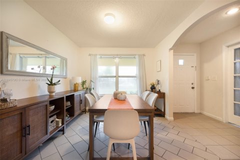 Villa ou maison à vendre à Cutler Bay, Floride: 4 chambres, 195.75 m2 № 2081477 - photo 7