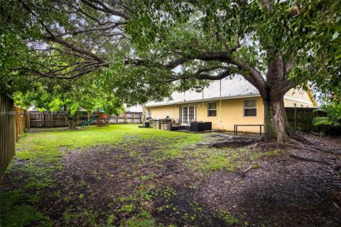 Villa ou maison à vendre à Cutler Bay, Floride: 4 chambres, 195.75 m2 № 2081477 - photo 24