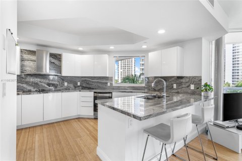 Condo in Aventura, Florida, 3 bedrooms  № 1860215 - photo 14