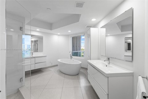 Condo in Aventura, Florida, 3 bedrooms  № 1860215 - photo 25