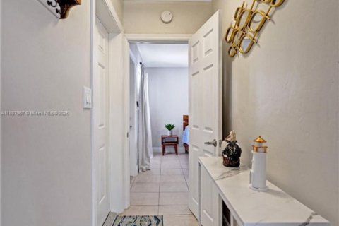 Appartement à louer à Hollywood, Floride: 1 chambre, 59.18 m2 № 1942033 - photo 8
